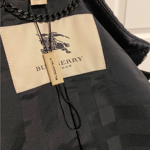 NWT BURBERRY VINTAGE "RARE" WOOL JACKET WITH SATIN QUILTED SIZE 4 - Picture 6 of 7